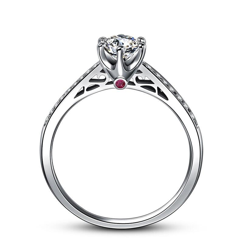 小宛 小宛钻石 经典六爪钻戒 红宝石的爱情结婚